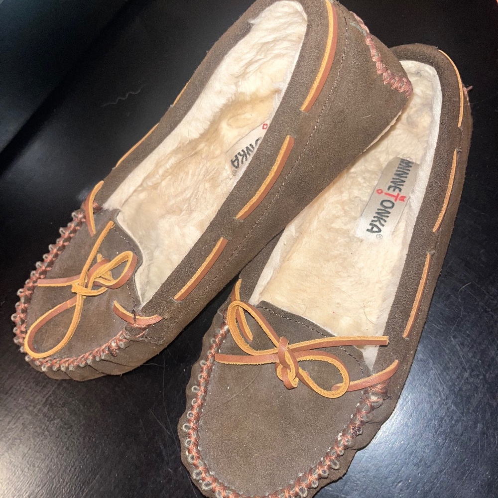 Minnetonka Women's Slippers Cally - Size 8